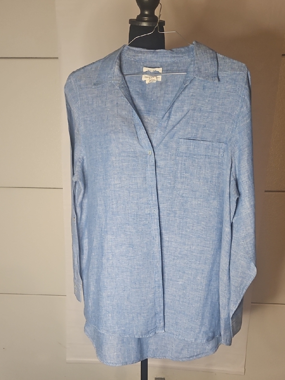Christian Siriano Light Blue 100% Linen Button-Front Top